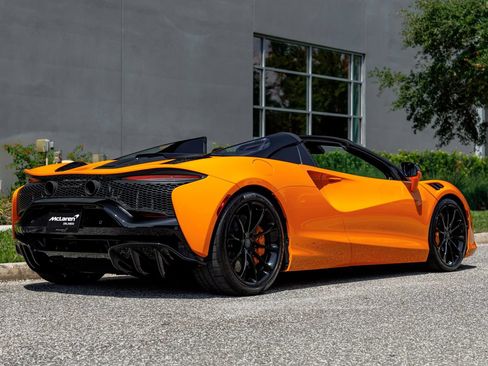 Used 2025 McLaren Artura Spider RWD image 6