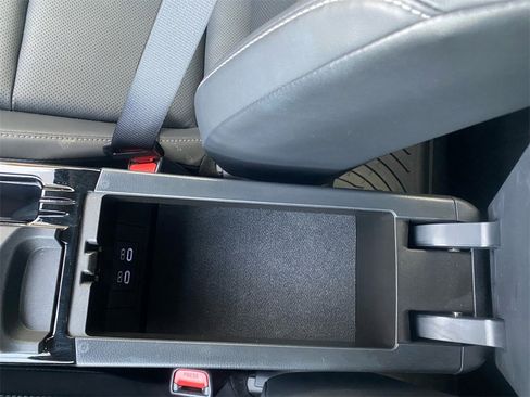 Used 2023 Toyota Prius XLE image 27