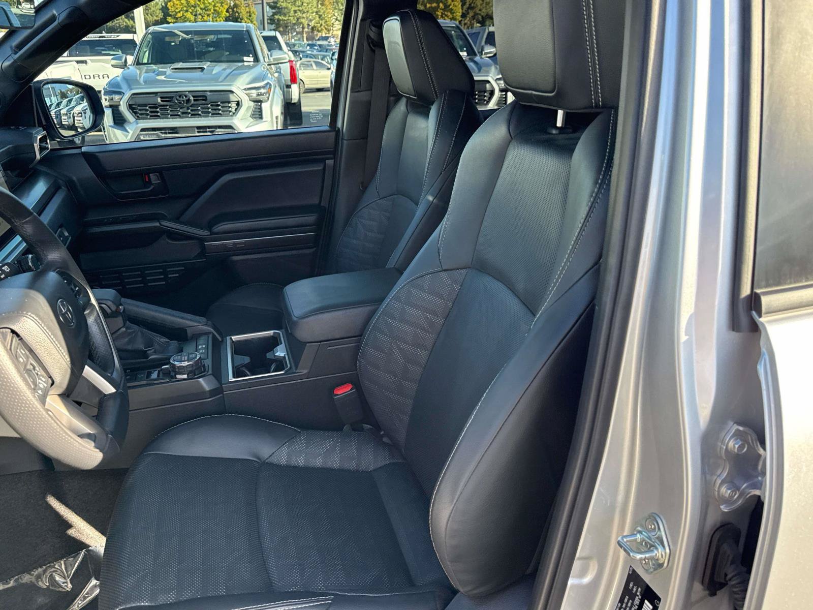 Used 2025 Toyota 4Runner TRD Off-Road Premium AWD/4WD image 12