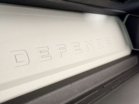 Used 2023 Land Rover Defender 110 X-Dynamic SE image 22