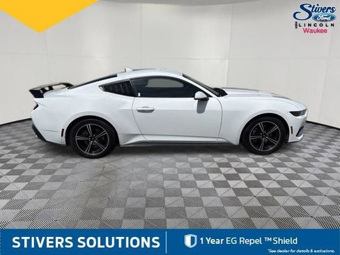 Used 2025 Ford Mustang Coupe RWD image 5
