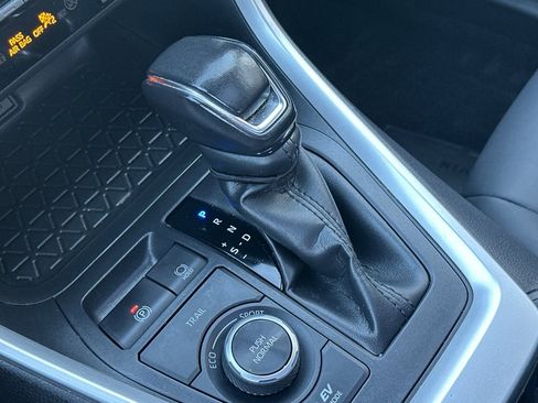 Used 2023 Toyota RAV4 XLE Premium image 21