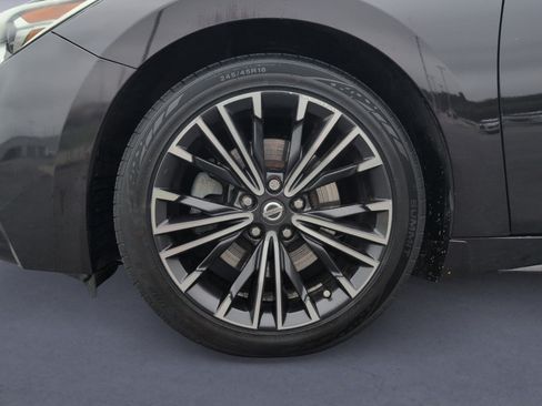 Used 2016 Nissan Maxima Platinum w/ Interior Lighting Package FWD image 29