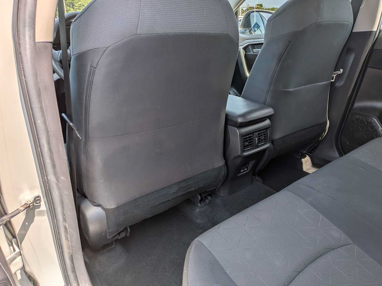 Used 2023 Toyota RAV4 XLE AWD/4WD image 17