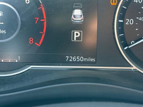 Used 2018 Nissan Kicks SR w/ Premium Package FWD image 17