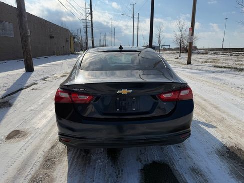 Used 2017 Chevrolet Malibu LT image 4