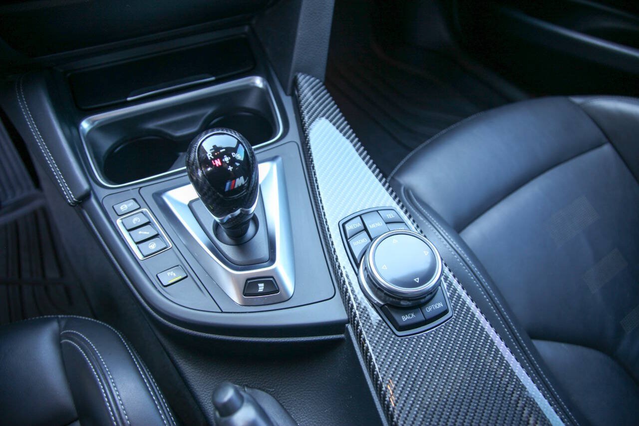 Used 2015 BMW M3 RWD image 42