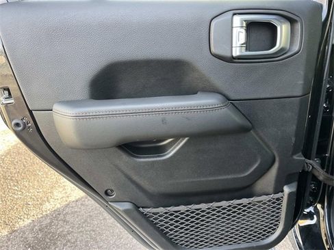 Used 2021 Jeep Wrangler Unlimited Rubicon image 19