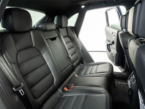 New 2026 Porsche Macan Turbo AWD/4WD image 23