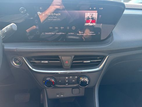 Used 2025 Buick Encore GX Preferred image 18