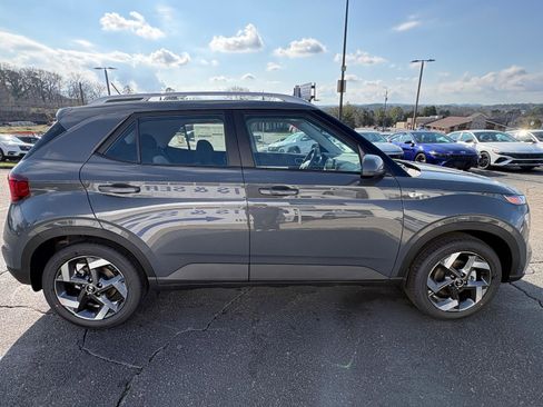 New 2026 Hyundai Venue SEL image 5