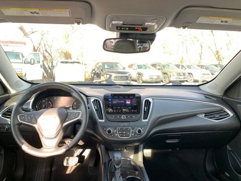 Used 2024 Chevrolet Malibu LT image 33