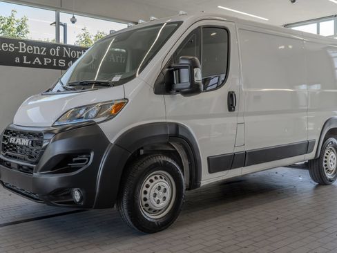 Used 2025 RAM ProMaster 2500 w/ Convenience Group FWD image 3