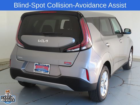 Used 2025 Kia Soul LX w/ LX Technology Package FWD image 3
