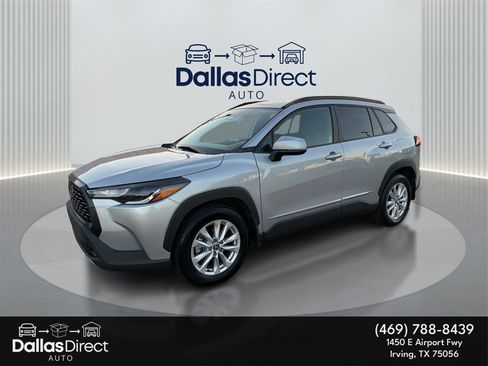 Used 2023 Toyota Corolla Cross LE image 2