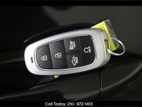 Used 2024 Hyundai Santa Cruz Limited image 11