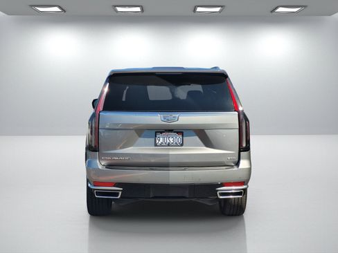 Used 2023 Cadillac Escalade Premium Luxury AWD/4WD image 5