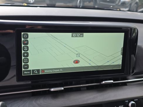 Used 2023 Kia Carnival EX FWD image 24