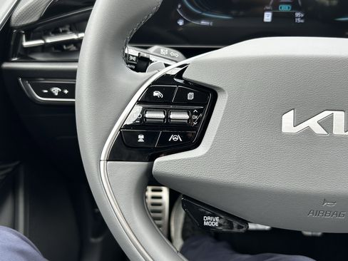 New 2025 Kia Niro EX Touring image 27