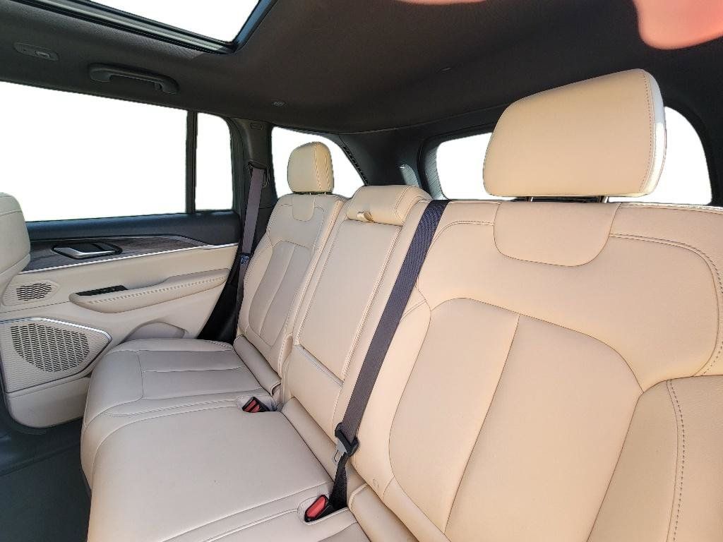 Used 2023 Jeep Grand Cherokee 4WD 4xe image 26