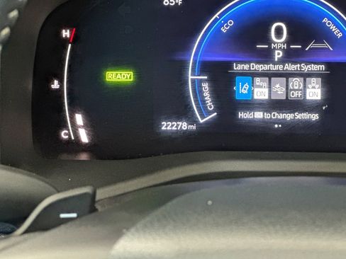 Used 2025 Toyota Camry SE FWD image 23