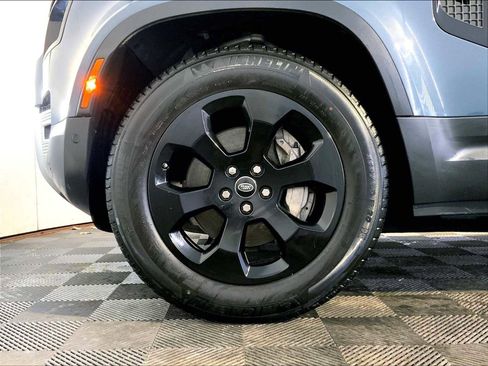 Used 2020 Land Rover Defender 110 SE image 11