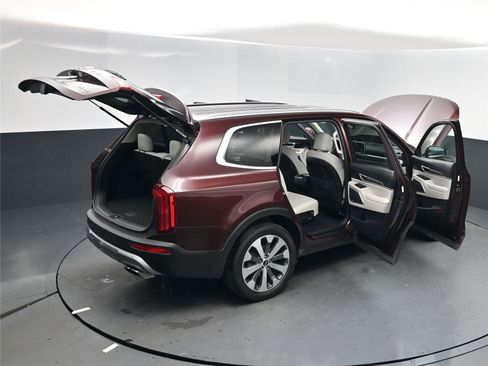 Used 2021 Kia Telluride S image 18