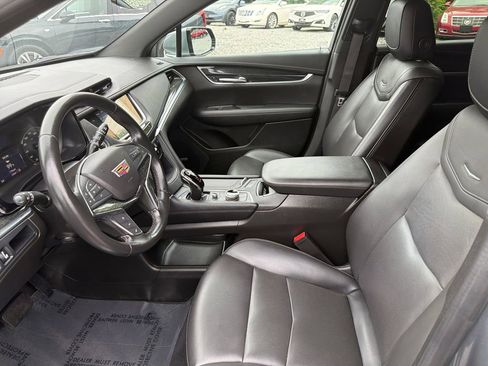 Certified 2022 Cadillac XT5 Premium Luxury AWD/4WD image 3