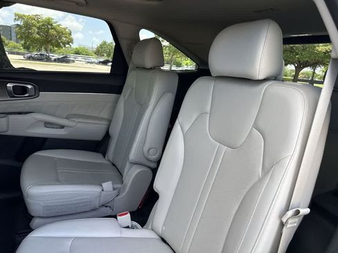 Certified 2023 Kia Sorento SX AWD/4WD image 22