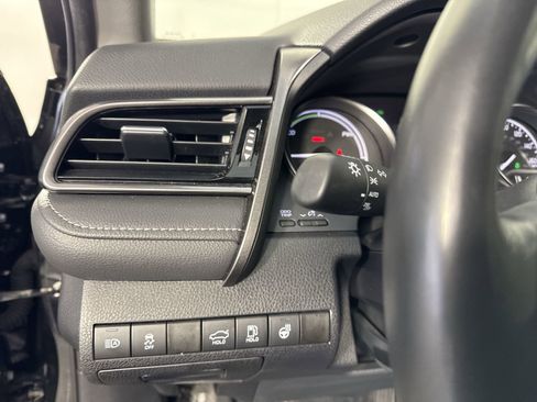 Used 2024 Toyota Camry XSE image 14