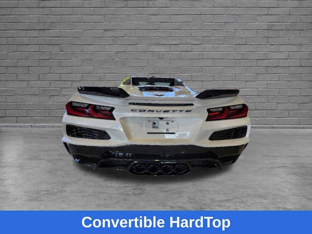 Used 2023 Chevrolet Corvette Z06 RWD image 8
