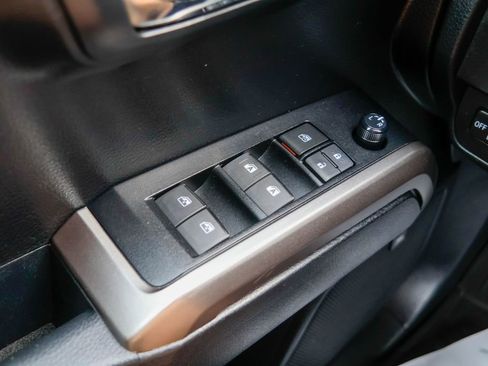 Used 2022 Toyota Tacoma Limited image 18