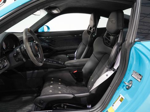 Used 2018 Porsche 911 GT2 RS RWD image 8