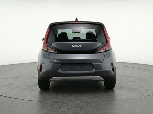 Used 2025 Kia Soul LX w/ LX Technology Package FWD image 6