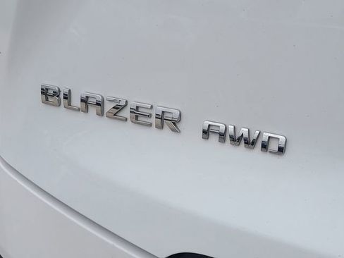 Used 2023 Chevrolet Blazer LT image 9