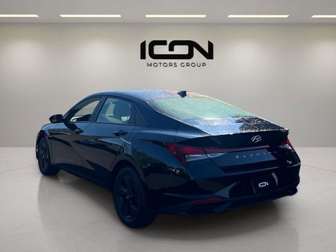Used 2023 Hyundai Elantra SEL FWD image 3