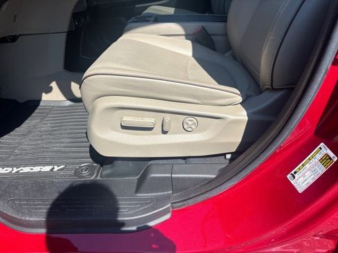 Used 2022 Honda Odyssey Elite image 14