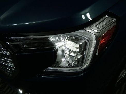 Used 2024 GMC Terrain Denali w/ Denali Premium Package image 9