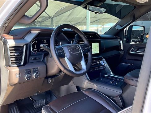 Used 2024 GMC Sierra 2500 Denali w/ Denali Reserve Package image 17