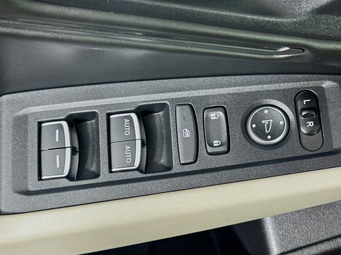 Used 2025 Honda Accord SE image 15