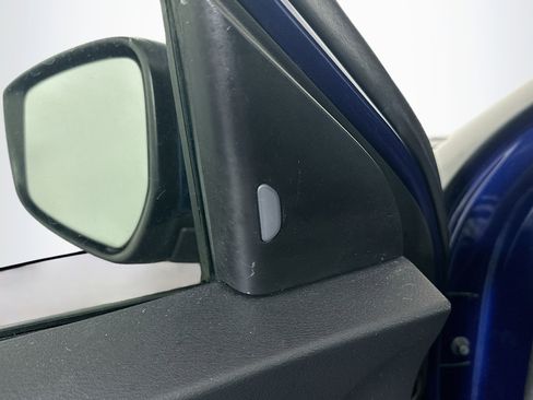 Used 2018 Nissan Kicks SV w/ Exterior Package image 16