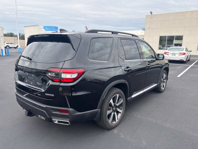 Used 2023 Honda Pilot Touring image 10