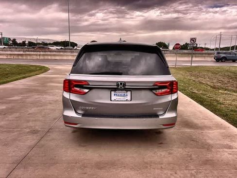 Certified 2024 Honda Odyssey Touring image 6
