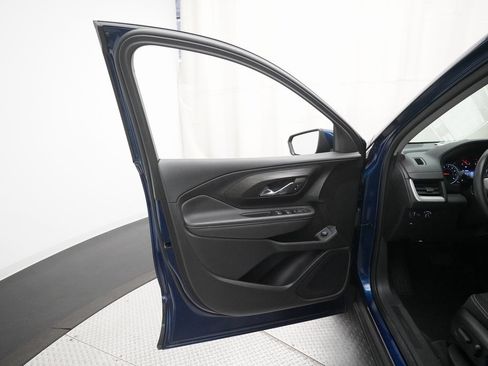 Used 2023 GMC Terrain SLE w/ Driver Convenience Package image 28