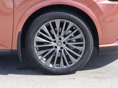 Certified 2023 Lexus RX 350 w/ Accessory Package (Z1) image 11