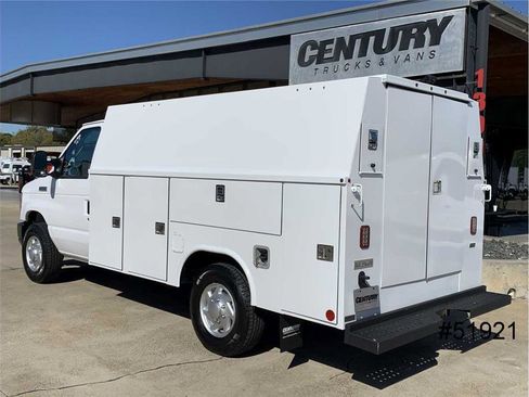 Used 2022 Ford E-350 and Econoline 350 Super Duty w/ Power Windows & Locks Group image 6