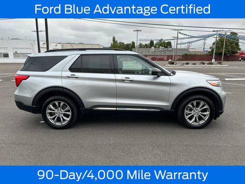 Certified 2022 Ford Explorer XLT w/ Equipment Group 202A AWD/4WD image 9