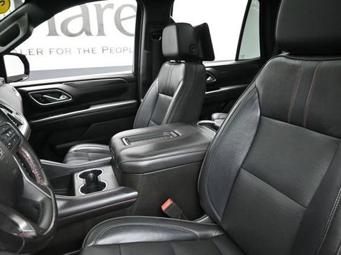 Used 2021 Chevrolet Tahoe RST w/ Luxury Package AWD/4WD image 17