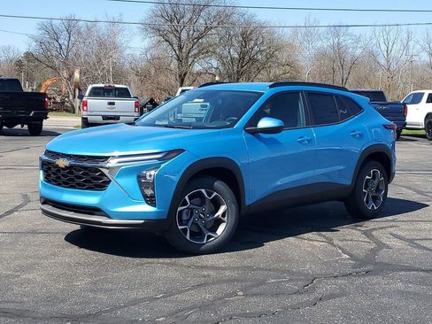 New 2026 Chevrolet Trax LT w/ Driver Confidence Package FWD image 28
