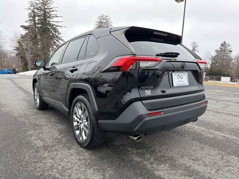 Used 2023 Toyota RAV4 XLE Premium image 6